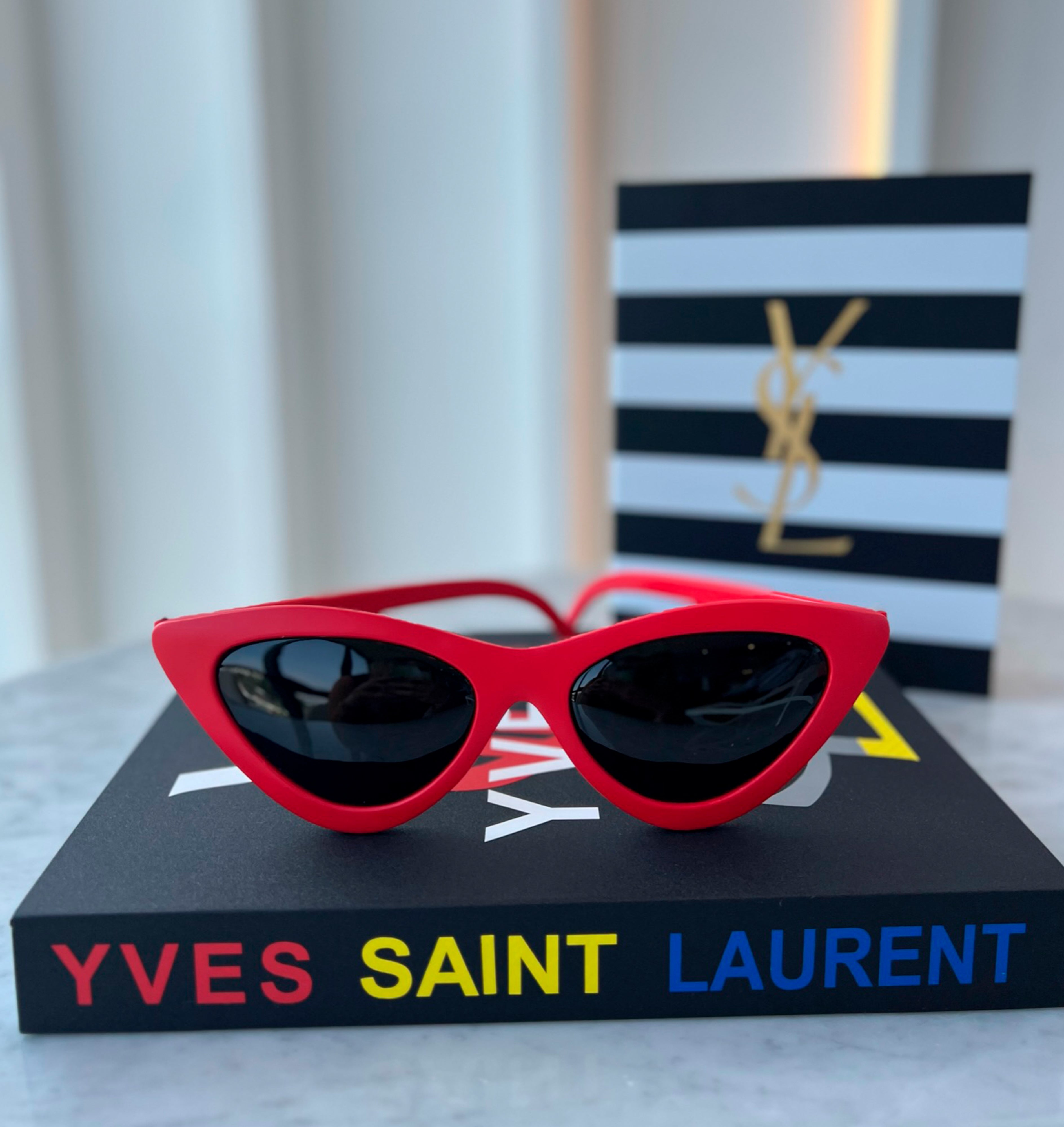 LENTES ROJO CON NEGRO