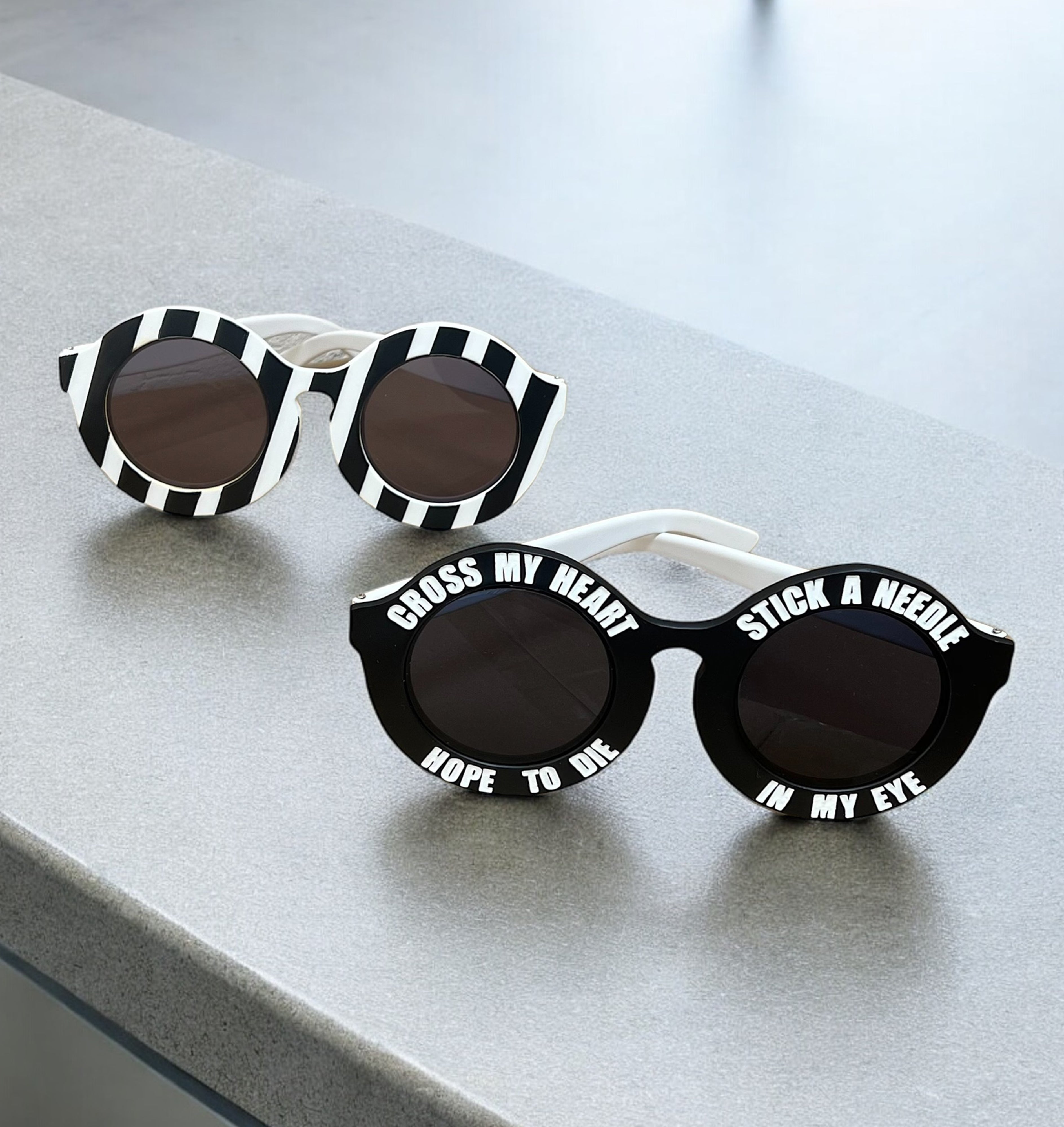 LENTES RAYAS BLANCO Y NEGRO