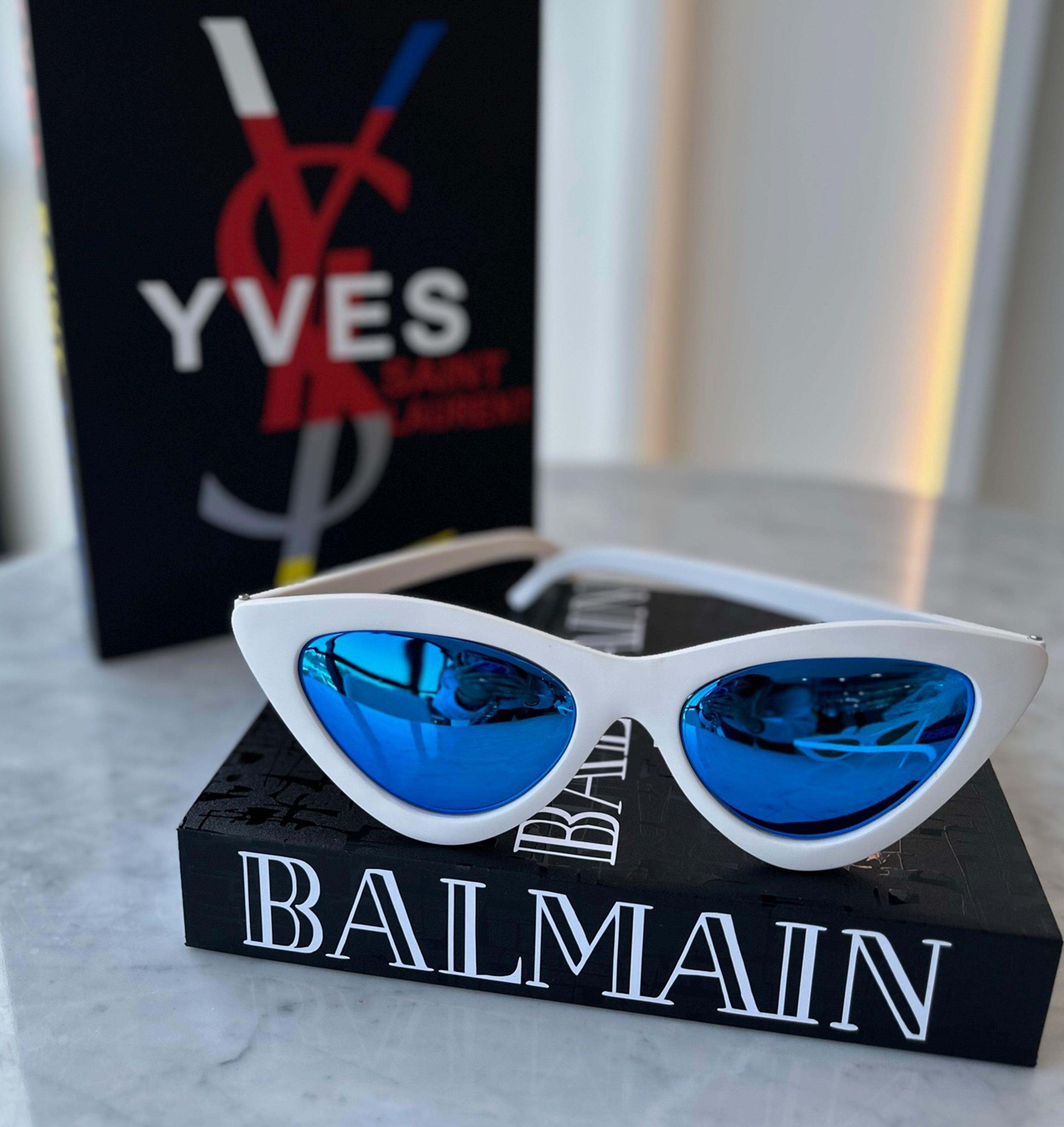 LENTES BLANCO CON AZUL METALICO