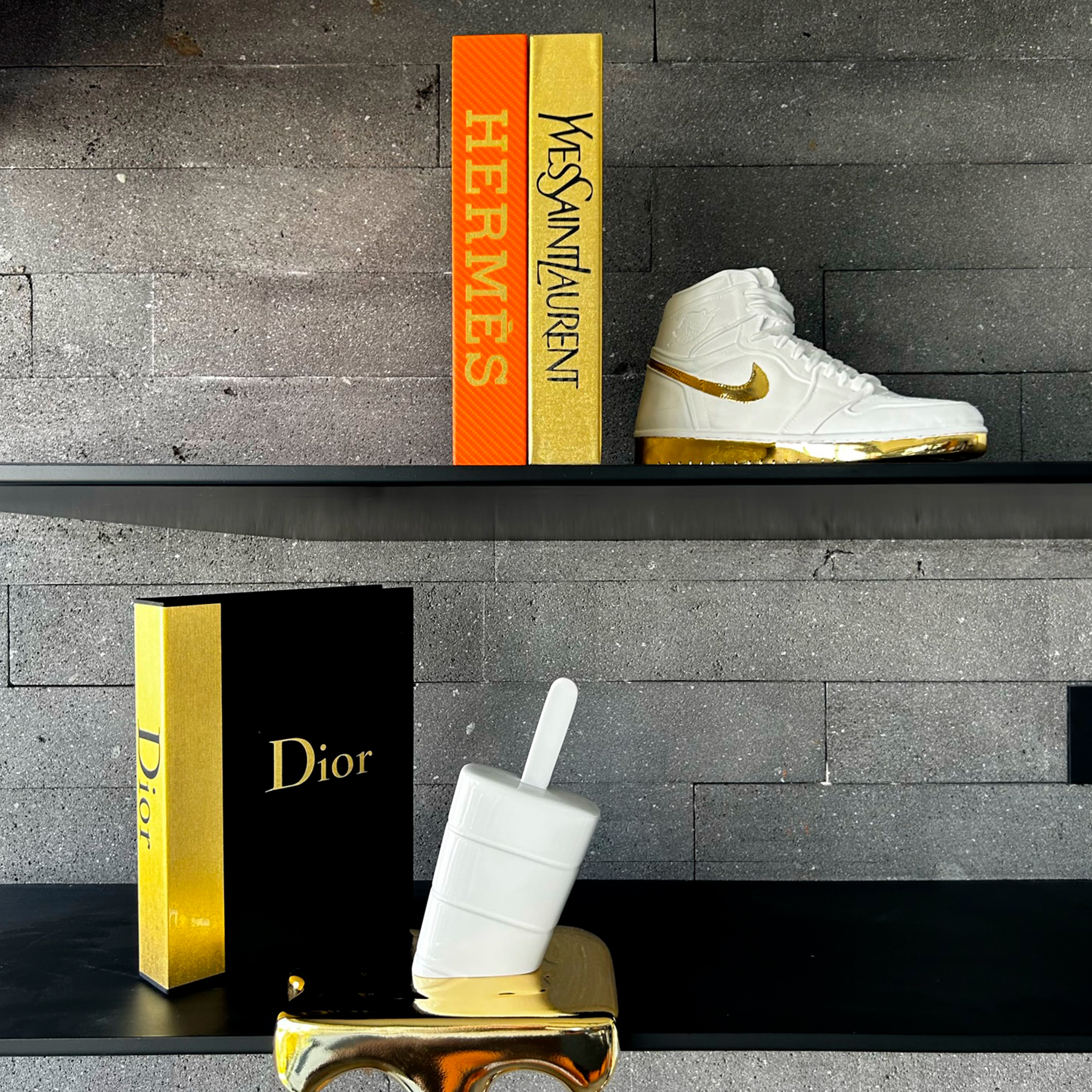TENIS DORADO